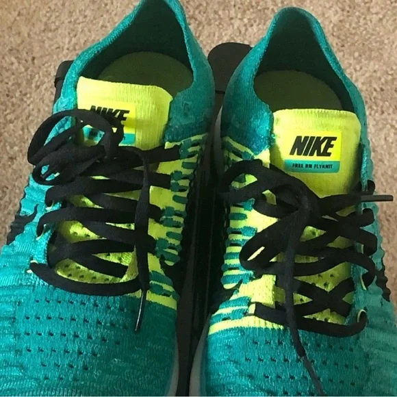 Nike FREE RUN FLYKNIT Sneakers in Teal and Black 7Y/8.5W - Picture 2 of 6